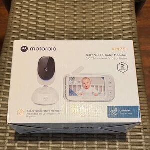 Motorola VM75 Baby Monitor with Black and White Design